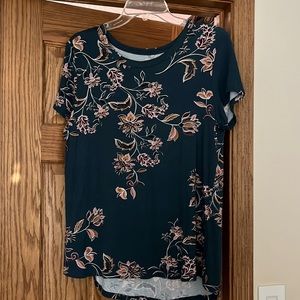 Super Cute Maurice’s Top size Medium